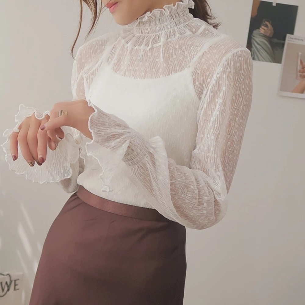 New medium Long Sleeve White Lace Blouse